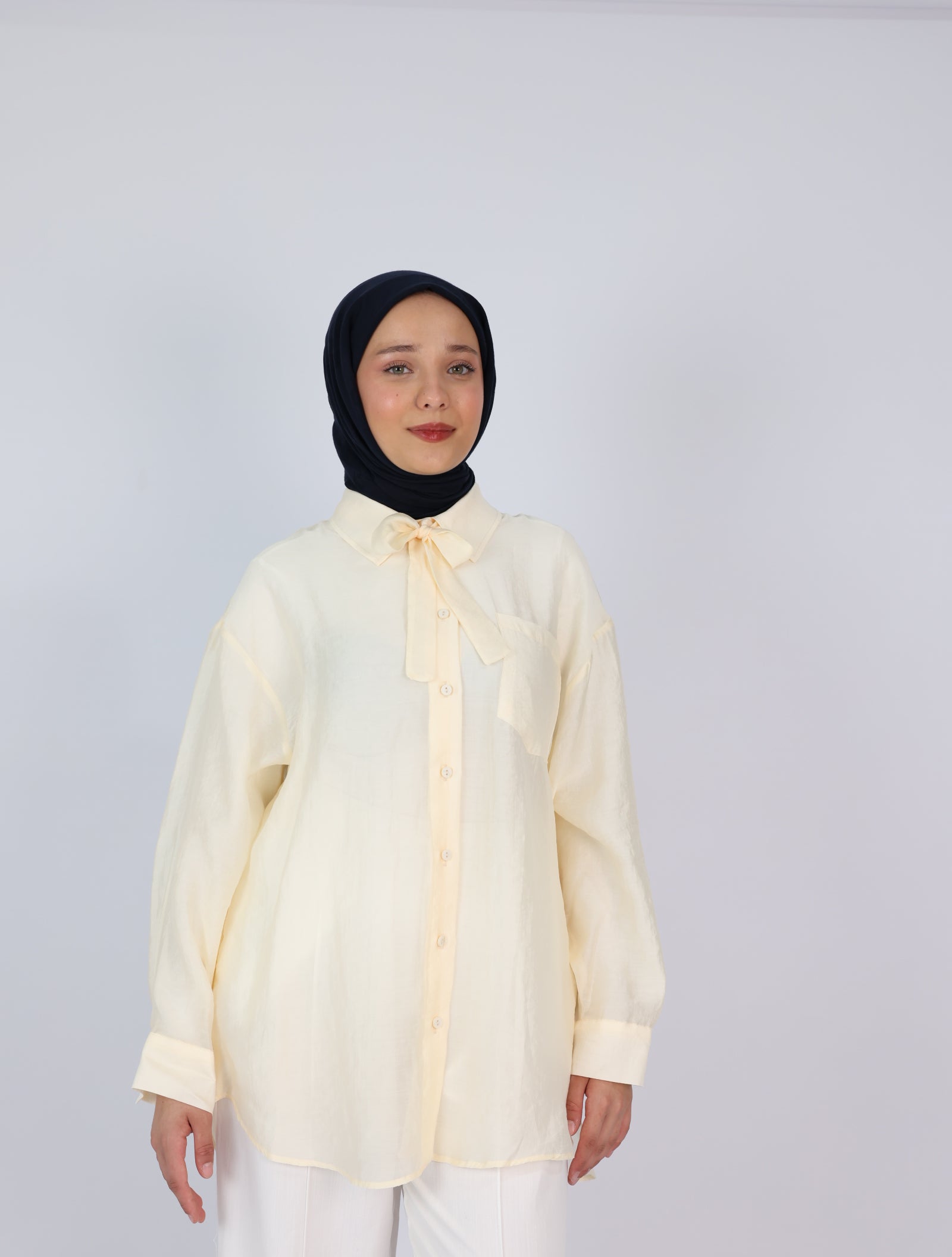 Oversize Yaka Detaylı Gömlek