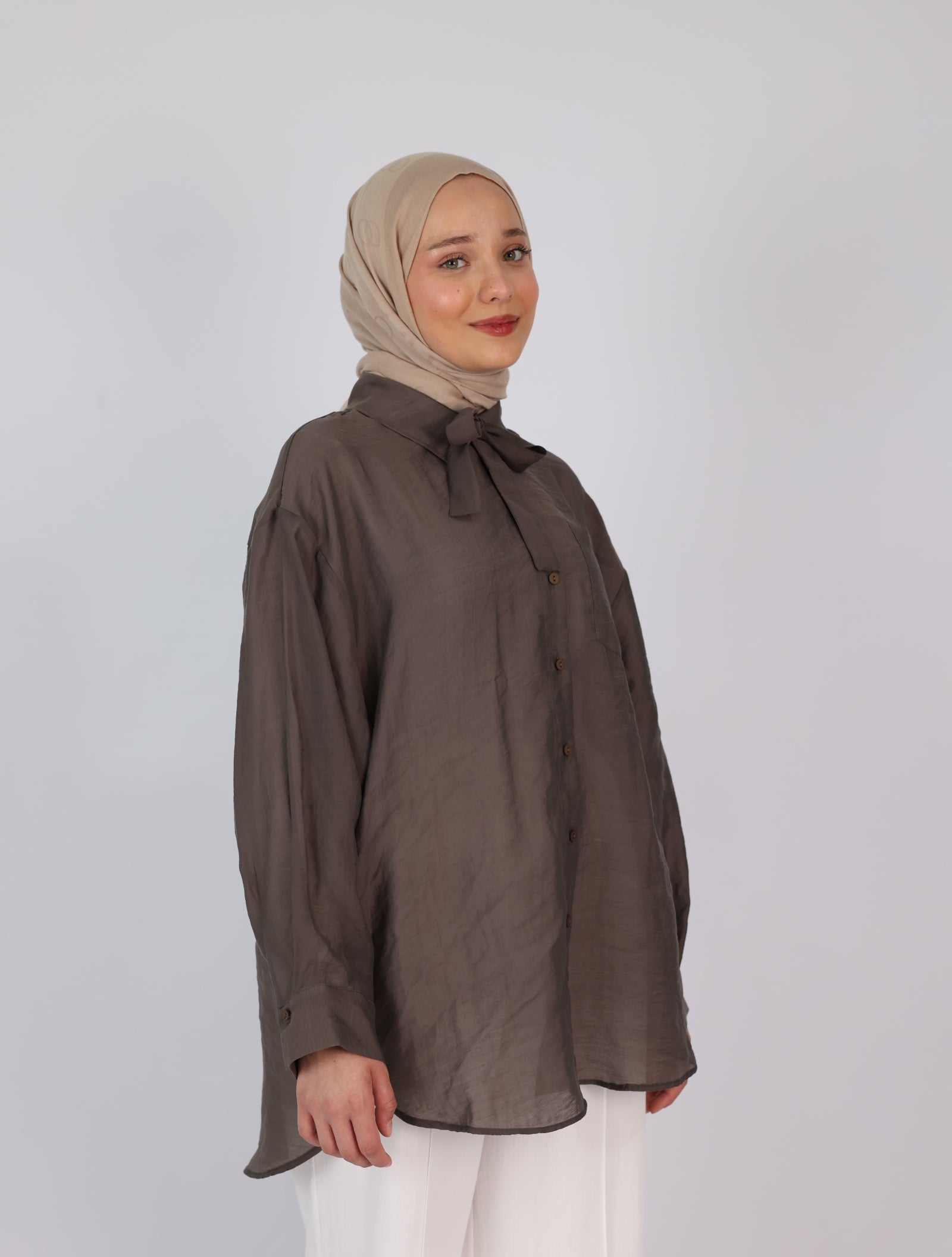 Oversize Yaka Detaylı Gömlek