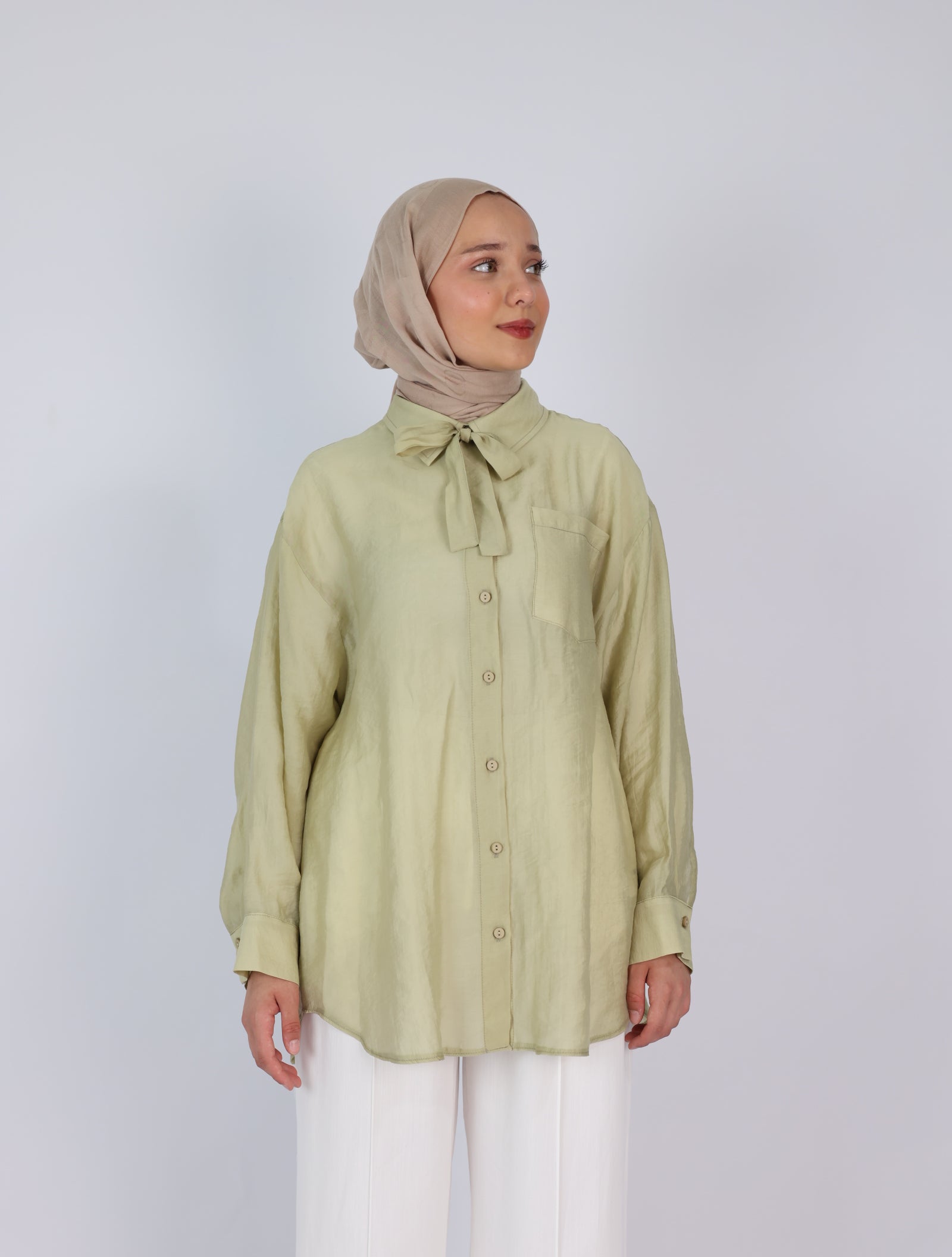 Oversize Yaka Detaylı Gömlek