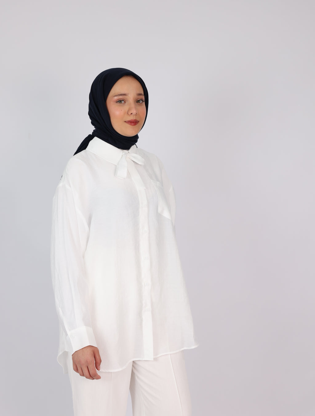 Oversize Yaka Detaylı Gömlek