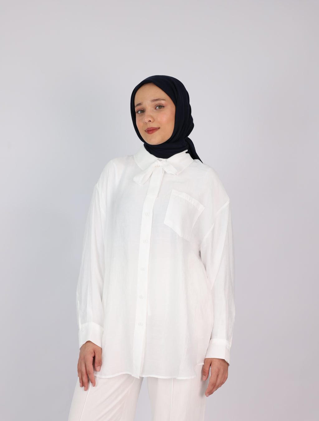 Oversize Yaka Detaylı Gömlek