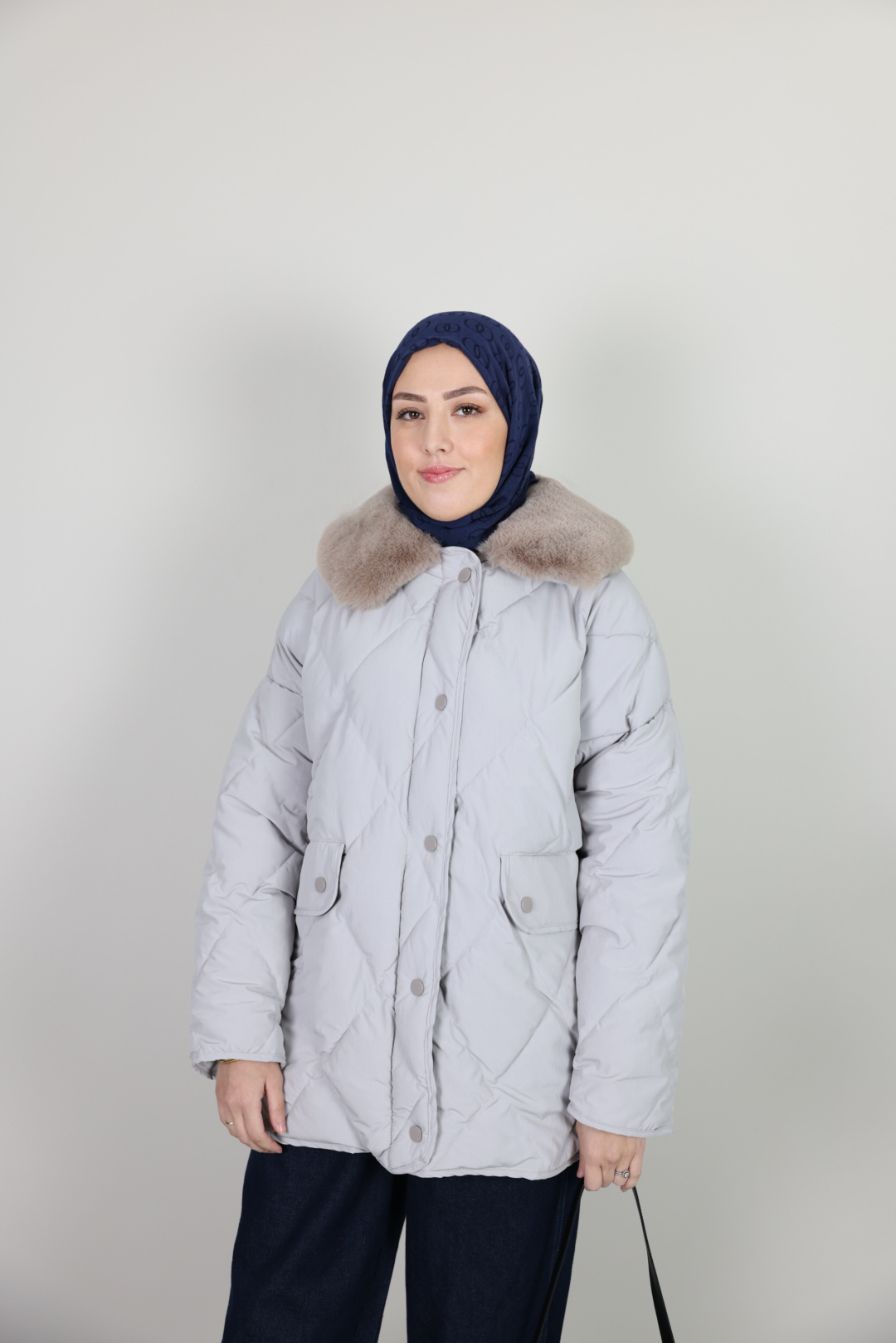 Yakası Kürklü Mont-Taş